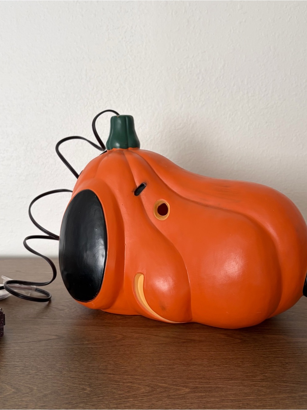 Snoopy Pumpkin Blow Mold Plug-in Halloween Light Peanuts 2008